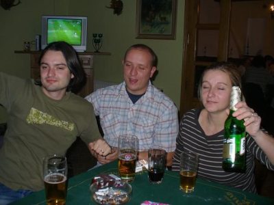 nalitý zástupci Datartu (a paní dýdžejová)