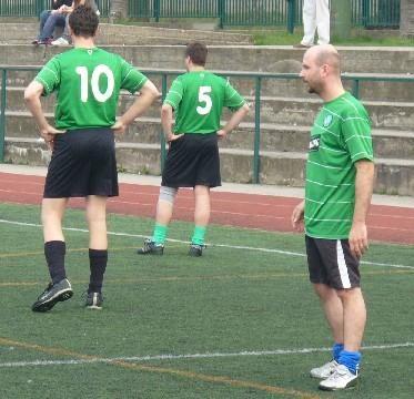 ruce v bok...